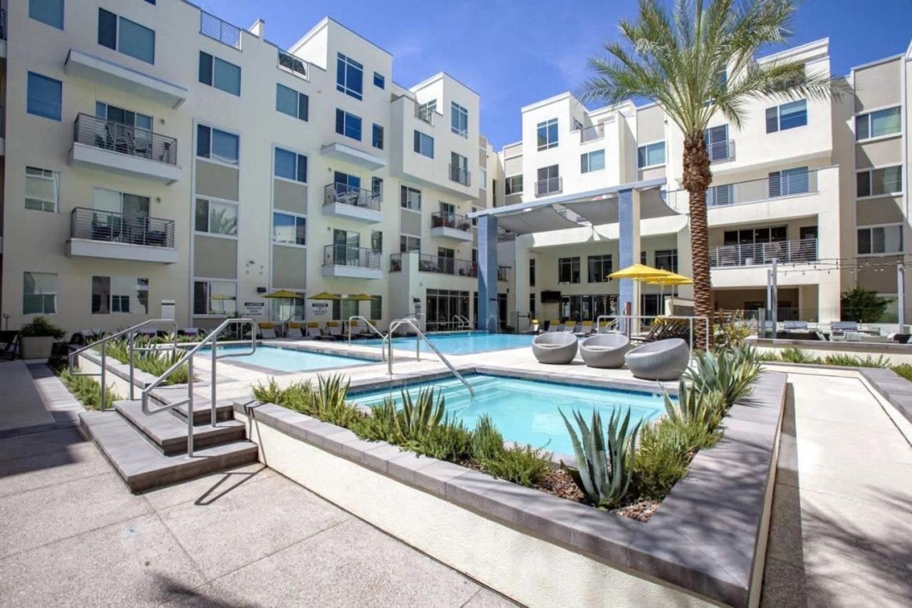 Paradise Cozysuites Under The Palms With Jacuzzi 18 Phoenix Bagian luar foto