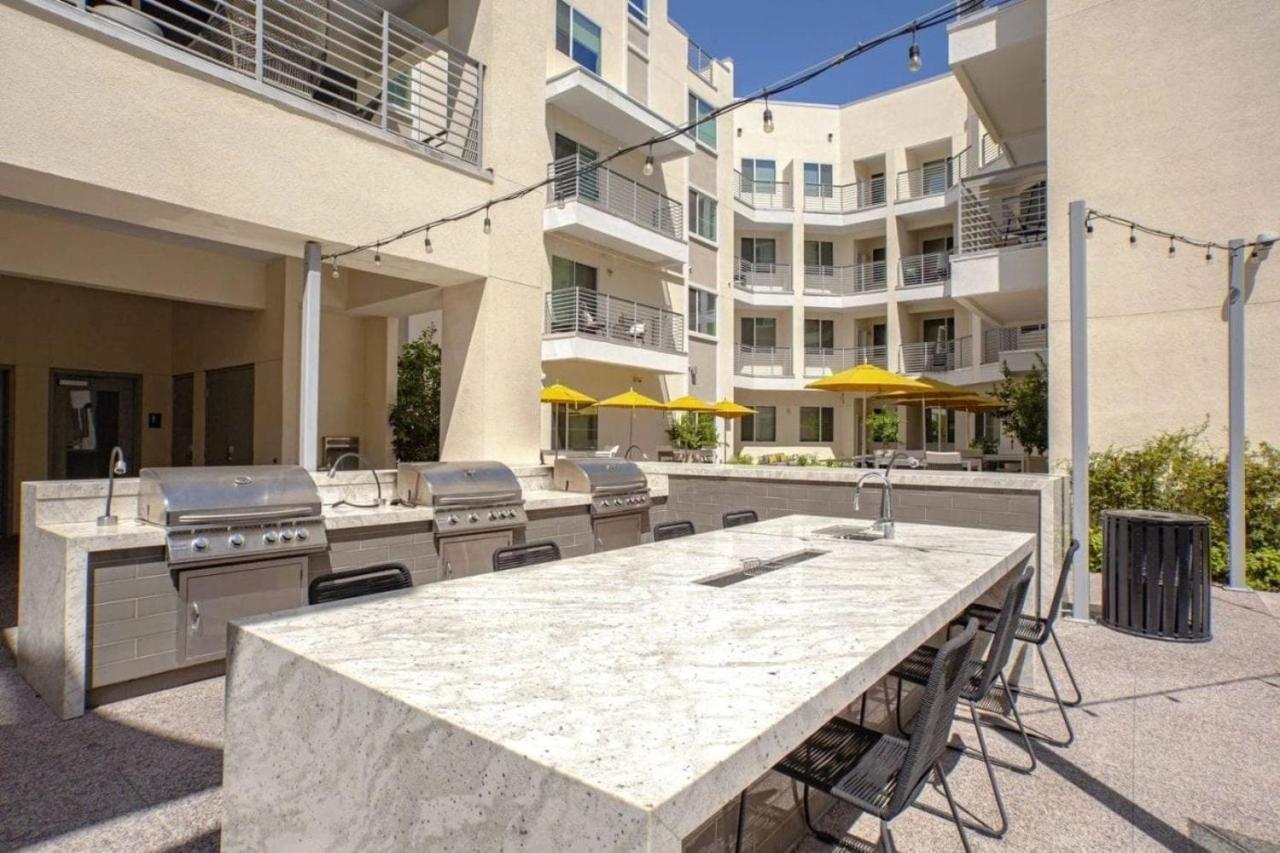 Paradise Cozysuites Under The Palms With Jacuzzi 18 Phoenix Bagian luar foto