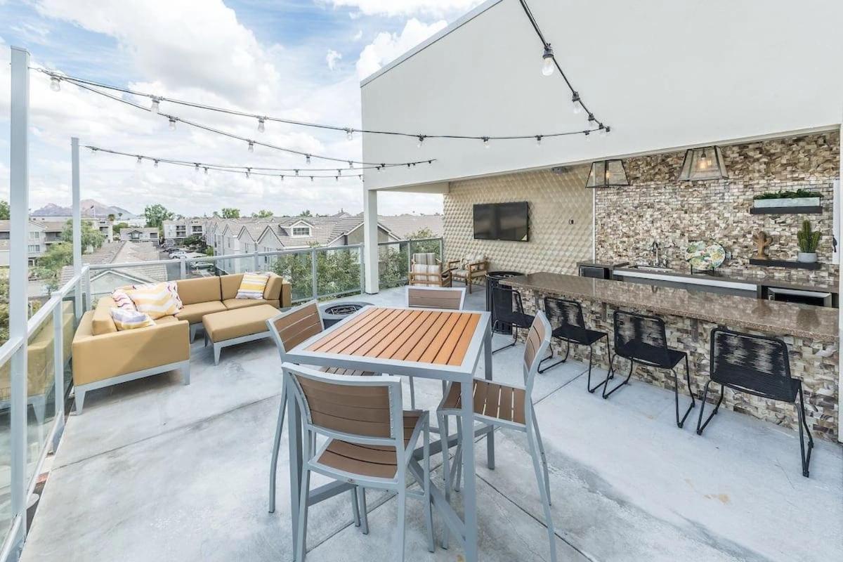 Paradise Cozysuites Under The Palms With Jacuzzi 18 Phoenix Bagian luar foto